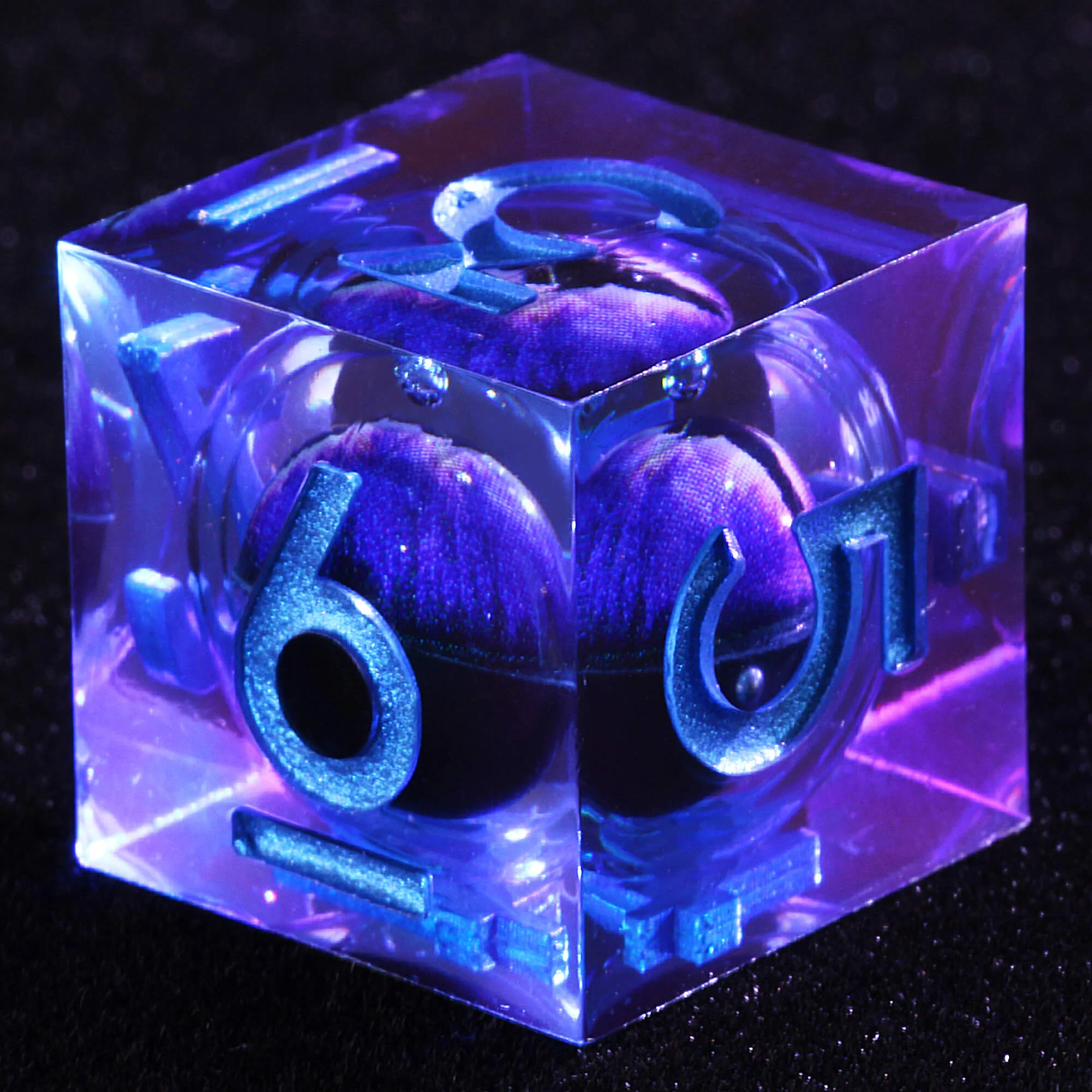 Polyhedral Cool Dragon Eye Liquid Core DD Dice Set Purple - Image 3